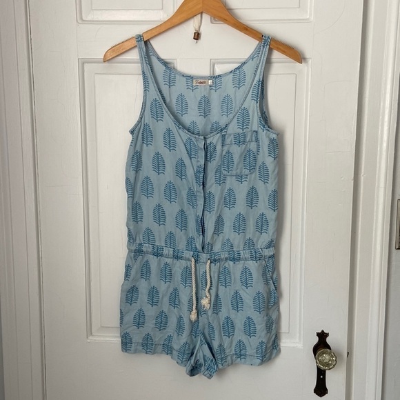 Faherty chambray romper with leaves - Picture 1 of 5